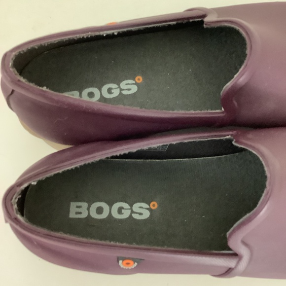 Bogs Woman’s Burgundy Sweet Pea Waterproof Slip on Shoes - Picture 3 of 5